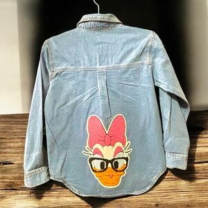 New 10/12 girls denim button down top with fuzzy Daisy Duck patch
